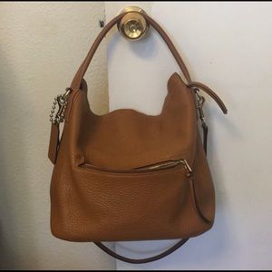 ✅ COACH pebble leather bag!